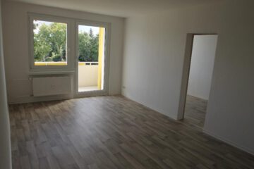 4-Raum-Wohnung mit Balkon in ruhiger Wohnlage, 06406 Bernburg, Etagenwohnung
