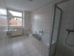 2-Raum-Altbauwohnung in bester Lage mit Garten und Balkon - Bild