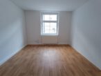 2-Raum-Altbauwohnung in bester Lage mit Garten und Balkon - Bild