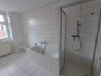 2-Raum-Altbauwohnung in bester Lage mit Garten und Balkon - Bild