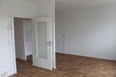 Kleine 3-Raum-Wohnung in der Kustrenaer Straße im 5. Geschoss - Bild