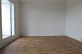Kleine 3-Raum-Wohnung in der Kustrenaer Straße im 5. Geschoss - Bild