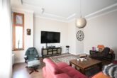 204 m² Altbau-Traum: Großzügiges Wohnen mit historischem Charme - Wohnzimmer