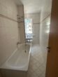 3-Raum-Wohnung zentrumsnah - Bad mit Wanne und Fenster