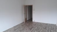 1-Raum-Wohnung mit Küchenmöbel im Erdgeschoss zu vermieten - Bild