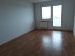 2-Raum-Wohnung mit Südbalkon im 4. Geschoss zu vermieten - Bild