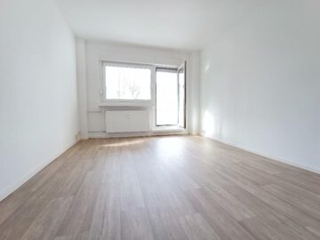 sanierte 3-Raum-Wohnung mit Balkon und Dusche, 06406 Bernburg, Wohnung