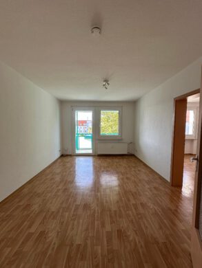 Zwei-Raum-Wohnung mit Balkon im Puschkinweg, 06406 Bernburg, Etagenwohnung
