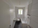 Vollsanierte 2-Raum-Wohnung in ruhiger Lage zu vermieten - Bad