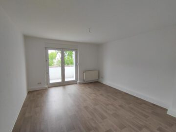Vollsanierte 3-Raum-Wohnung mit Balkon, 06406 Bernburg, Etagenwohnung