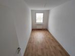 Vollsanierte 3-Raum-Wohnung mit Dusche und Balkon - Kinderzimmer