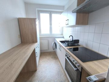 voll sanierte 3-Raum-Wohnung mit Balkon und Einbauküche, 06406 Bernburg, Wohnung